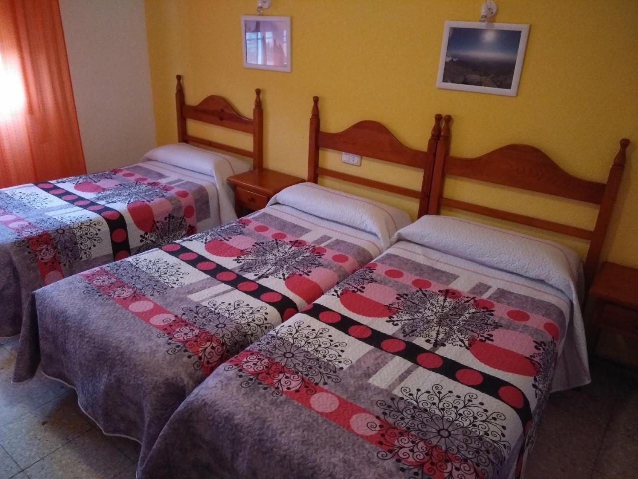 Hostal Avenida Arenas de San Pedro Buitenkant foto